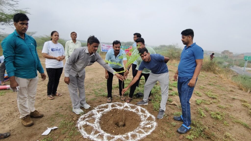 औरैया : वन विभाग ने मनाया अंतर्राष्ट्रीय योग दिवस 2 औरैया : वन विभाग ने मनाया अंतर्राष्ट्रीय योग दिवस