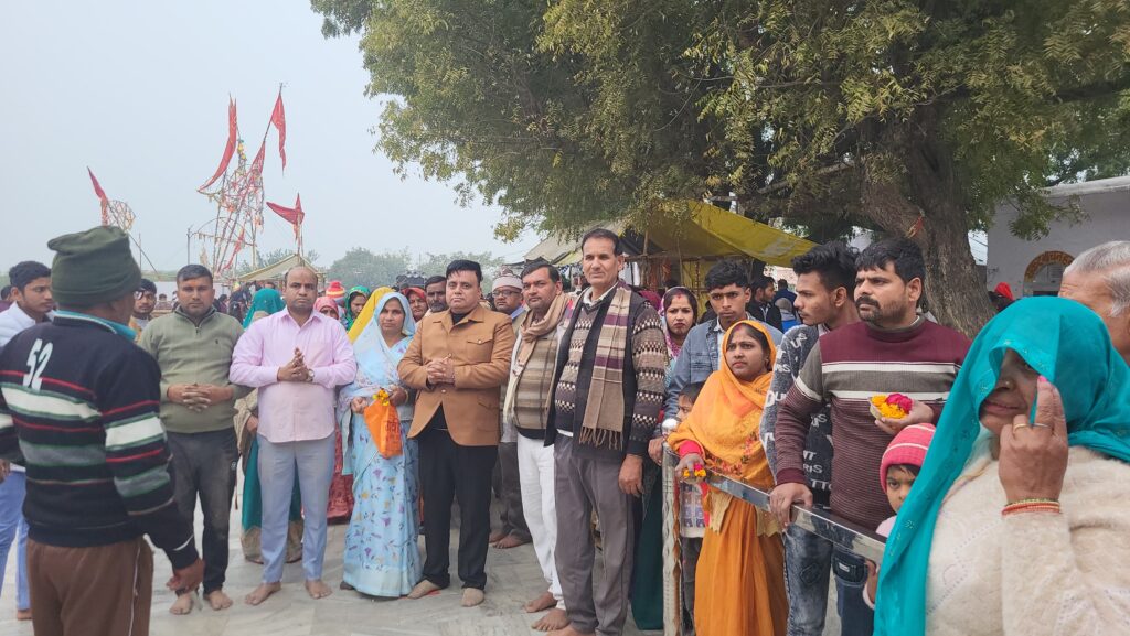 नववर्ष पर ब्रह्माणी देवी मंदिर में उमड़ा आस्था का सैलाब, सुबह से ही गूंजे जयकारे 8 1004227272