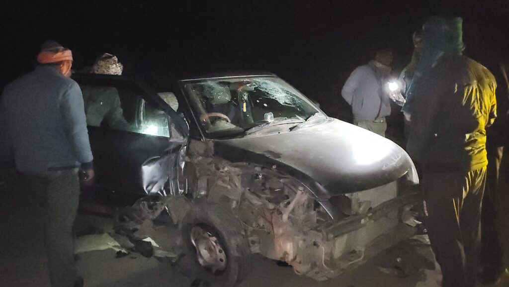 बंबा सफाई की सिल्ट बनी हादसे की वजह, ट्रैक्टर पलटा; कार से टकराकर दो घायल 5 1004339509