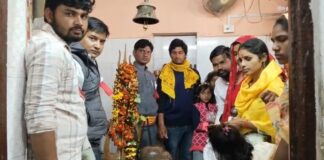 अछल्दा: शिवरात्रि पर मानकेश्वर मंदिर में उमड़ी आस्था की लहर, हजारों श्रद्धालुओं ने किया जलाभिषेक