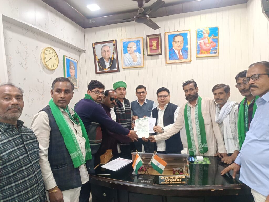 श्मशान स्थल निर्माण की मांग को लेकर भाकियू ने नपा में सौंपा ज्ञापन 3 36690