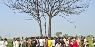 पेड़ से लटका मिला 50 वर्षीय किसान का शव, जांच में जुटी पुलिस